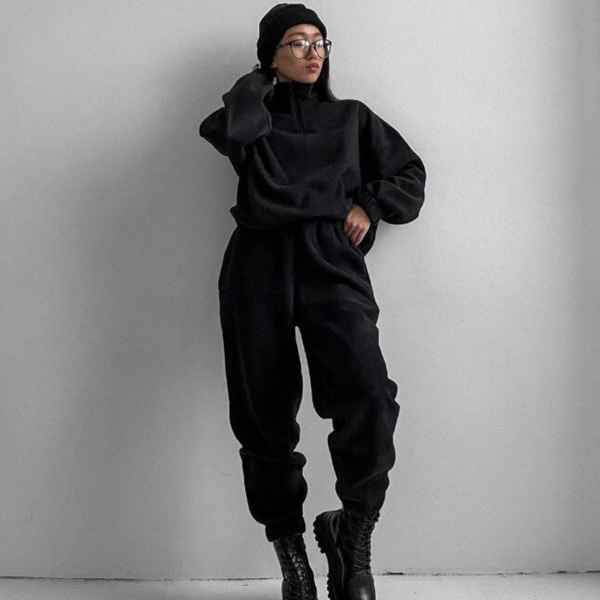 2pcs fleece fabric crop sweatshirt and cuff jogger